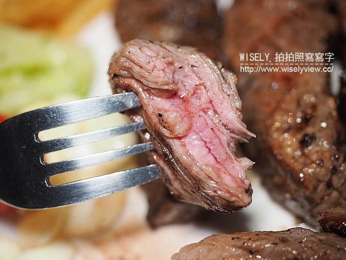 《台北市文山區。松山新店線。捷運景美站美食》TNT美式碳烤牛排＠平價美國Prime等級