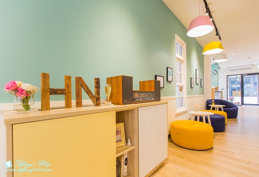 [台南‧住宿]北歐小幸福民宿/有背包客房型~近台南火車站~房間舒適有設計感超推薦