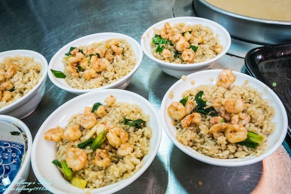 [台南‧美食]集品蝦仁飯/海安路必吃老味道/跟矮仔成蝦仁飯各有擁戴者