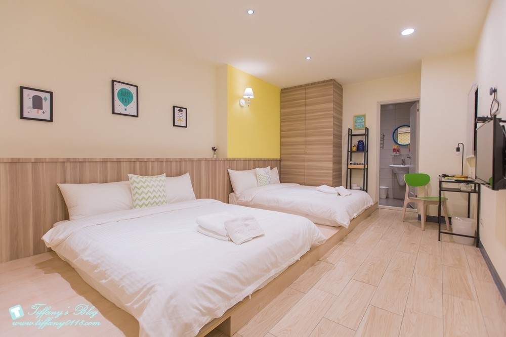 [台南‧住宿]北歐小幸福民宿/有背包客房型~近台南火車站~房間舒適有設計感超推薦