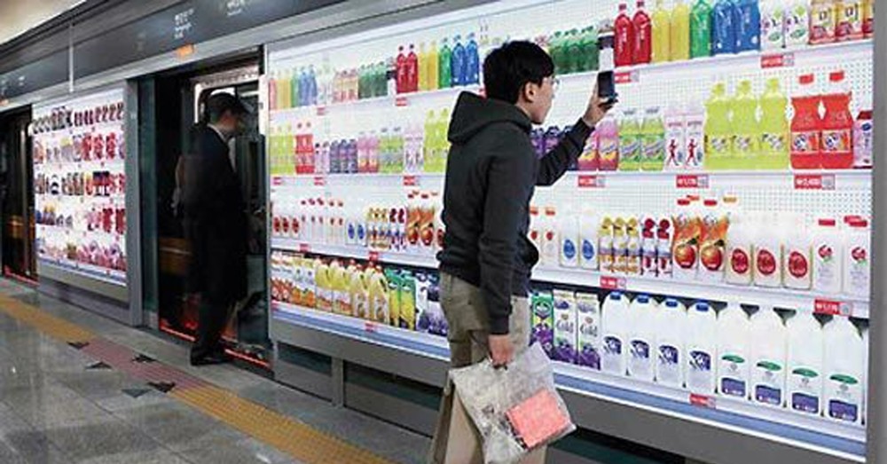 捷運廣告結合QR code有助於提升買氣。|合和國際 HohoAD