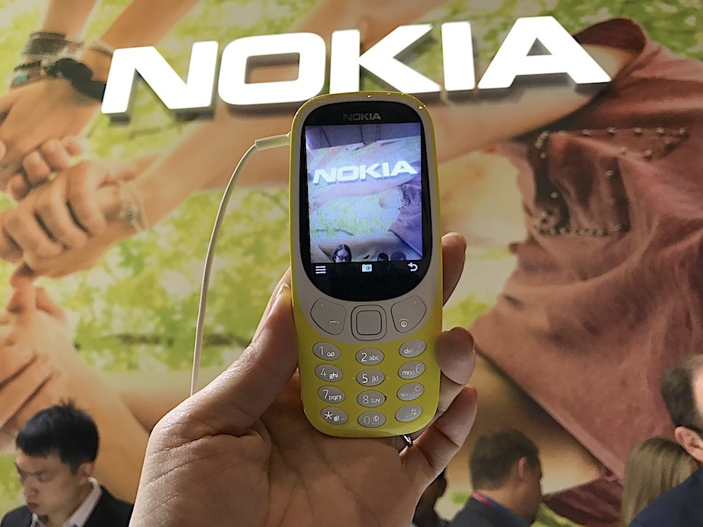 不死神機再現 Nokia 3310 MWC 2017現場動手玩