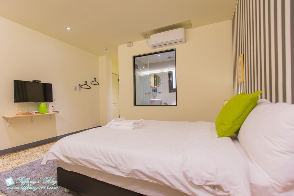 [台南‧住宿]北歐小幸福民宿/有背包客房型~近台南火車站~房間舒適有設計感超推薦