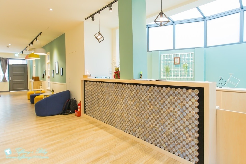 [台南‧住宿]北歐小幸福民宿/有背包客房型~近台南火車站~房間舒適有設計感超推薦