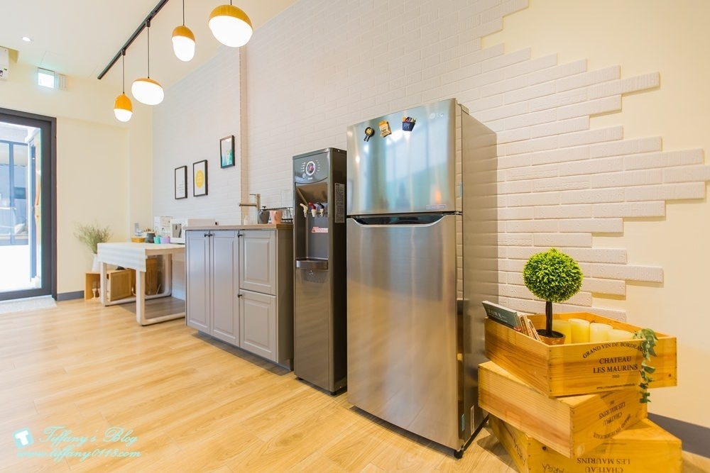 [台南‧住宿]北歐小幸福民宿/有背包客房型~近台南火車站~房間舒適有設計感超推薦