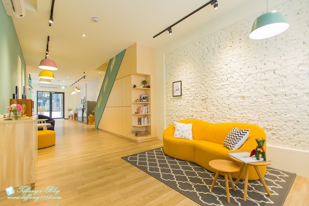 [台南‧住宿]北歐小幸福民宿/有背包客房型~近台南火車站~房間舒適有設計感超推薦