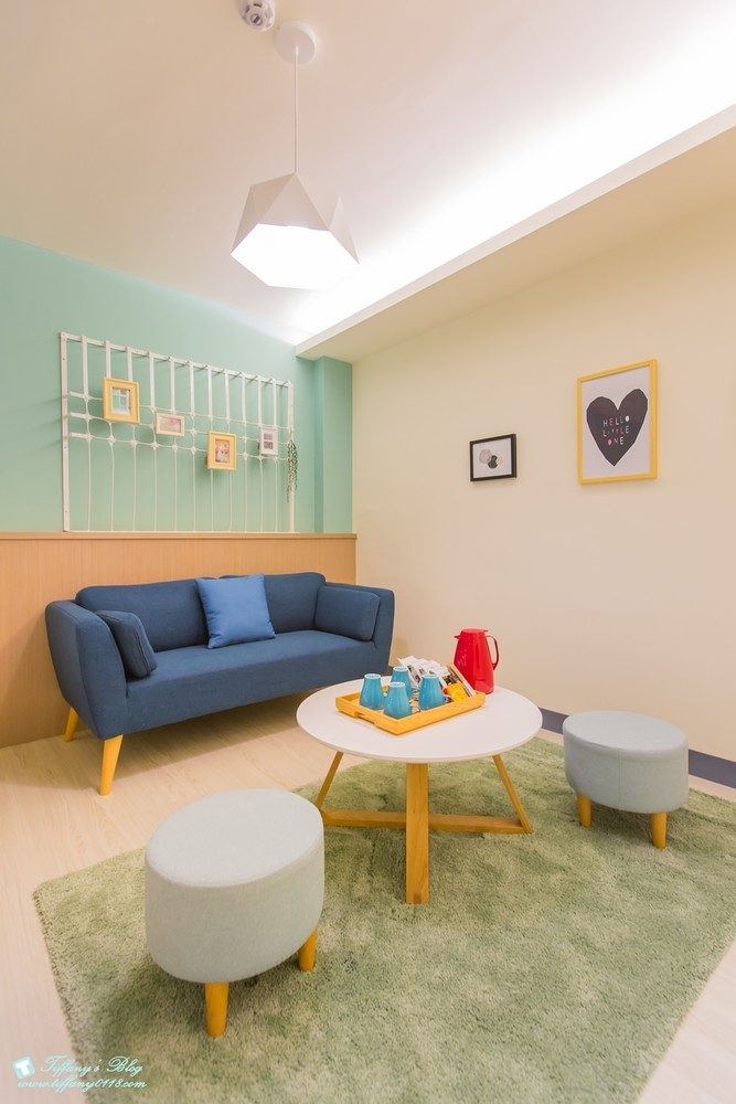 [台南‧住宿]北歐小幸福民宿/有背包客房型~近台南火車站~房間舒適有設計感超推薦