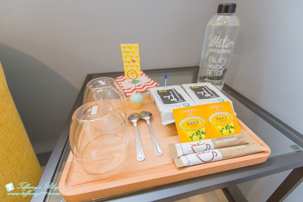 [台南‧住宿]北歐小幸福民宿/有背包客房型~近台南火車站~房間舒適有設計感超推薦