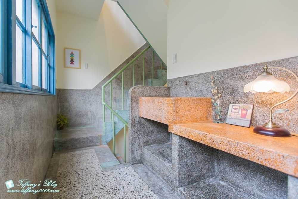 [台南‧住宿]北歐小幸福民宿/有背包客房型~近台南火車站~房間舒適有設計感超推薦