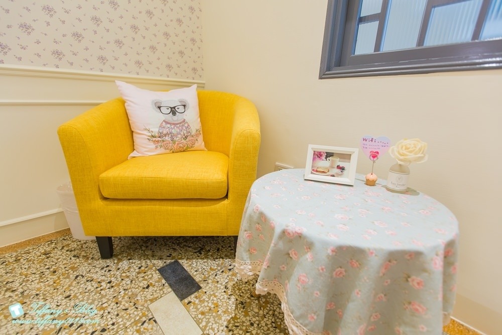 [台南‧住宿]北歐小幸福民宿/有背包客房型~近台南火車站~房間舒適有設計感超推薦