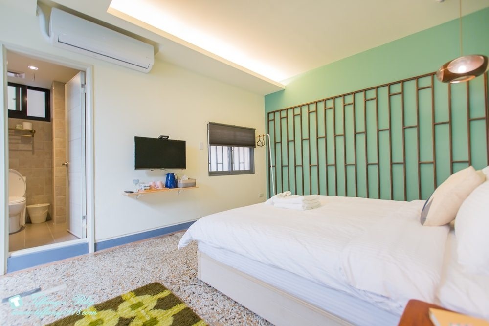 [台南‧住宿]北歐小幸福民宿/有背包客房型~近台南火車站~房間舒適有設計感超推薦