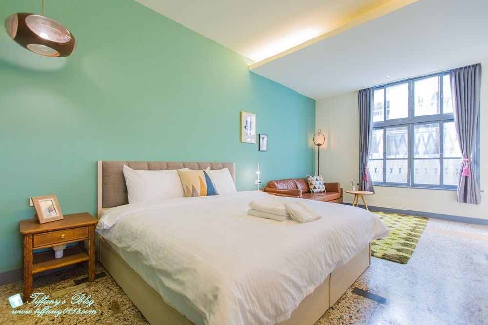 [台南‧住宿]北歐小幸福民宿/有背包客房型~近台南火車站~房間舒適有設計感超推薦