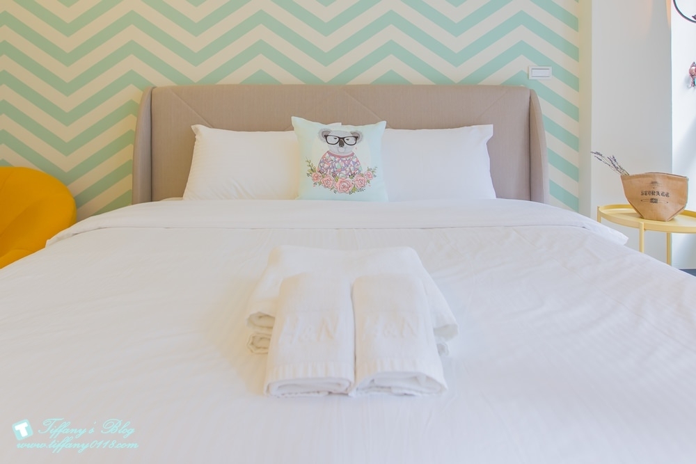 [台南‧住宿]北歐小幸福民宿/有背包客房型~近台南火車站~房間舒適有設計感超推薦