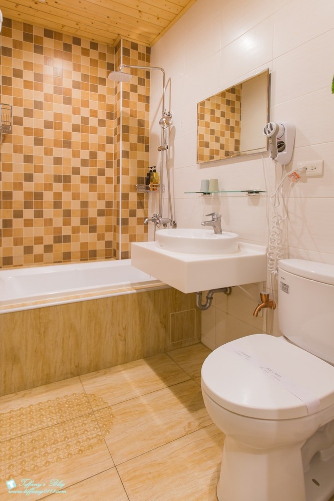 [台南‧住宿]英倫花園民宿/近安平老街及文章牛肉湯、王氏魚皮必吃美食