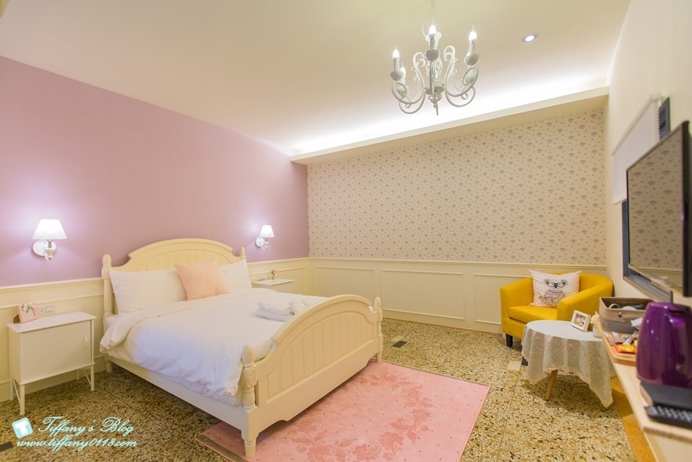 [台南‧住宿]北歐小幸福民宿/有背包客房型~近台南火車站~房間舒適有設計感超推薦