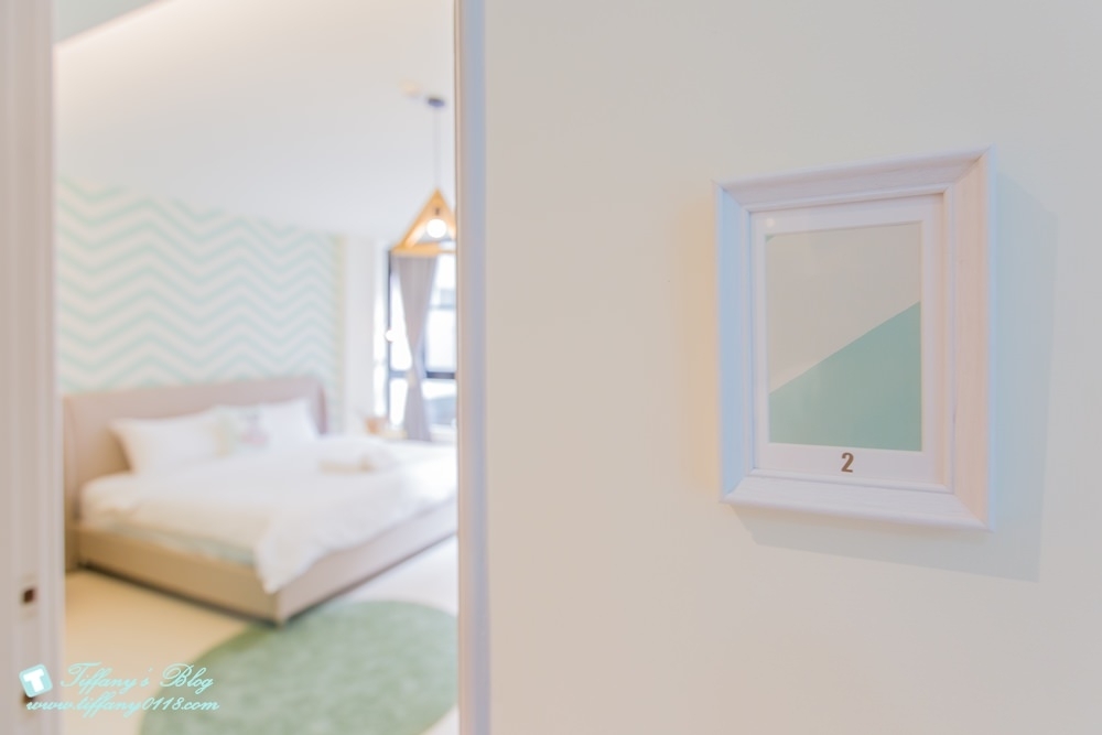 [台南‧住宿]北歐小幸福民宿/有背包客房型~近台南火車站~房間舒適有設計感超推薦