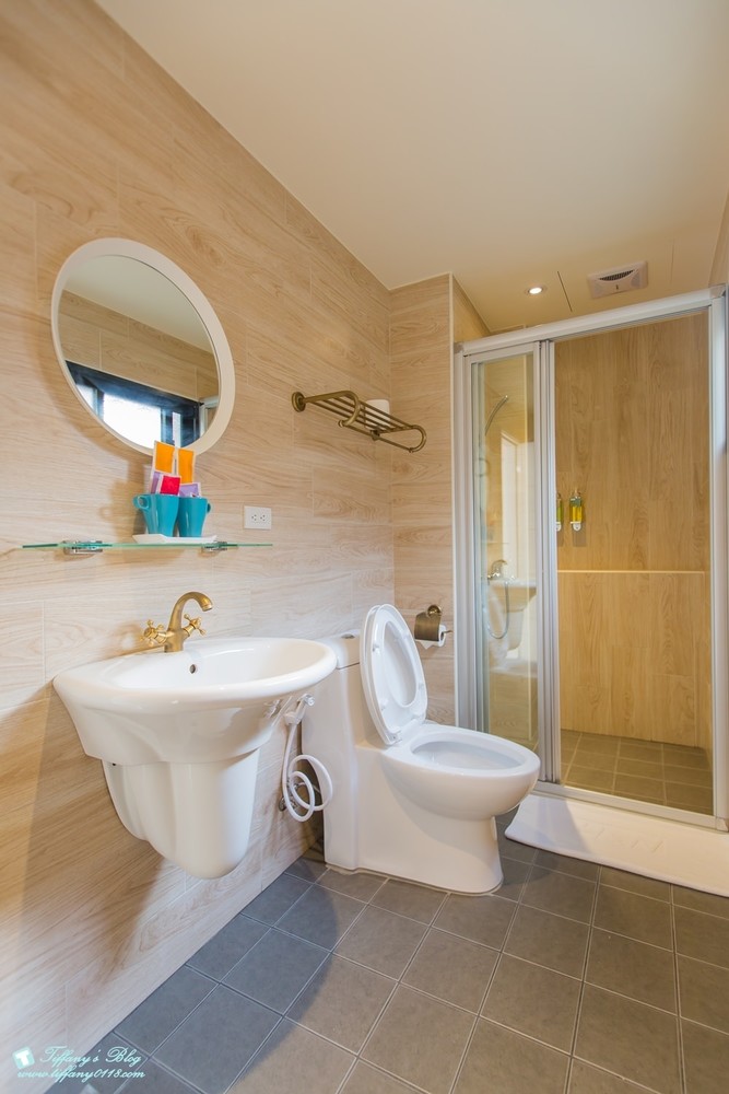 [台南‧住宿]北歐小幸福民宿/有背包客房型~近台南火車站~房間舒適有設計感超推薦