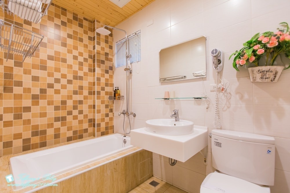 [台南‧住宿]英倫花園民宿/近安平老街及文章牛肉湯、王氏魚皮必吃美食