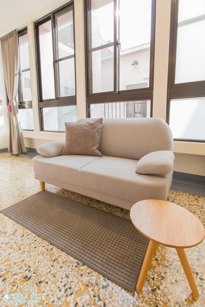 [台南‧住宿]北歐小幸福民宿/有背包客房型~近台南火車站~房間舒適有設計感超推薦