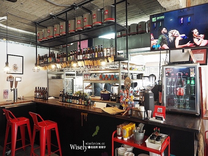 《台北大安。捷運科技大樓站美食》漫高三明治＠美式啤酒屋風格，價略高味道佳得趁熱吃