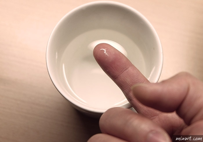 梅問題－免花錢！只要1滴水，立即將手機變成超微距鏡