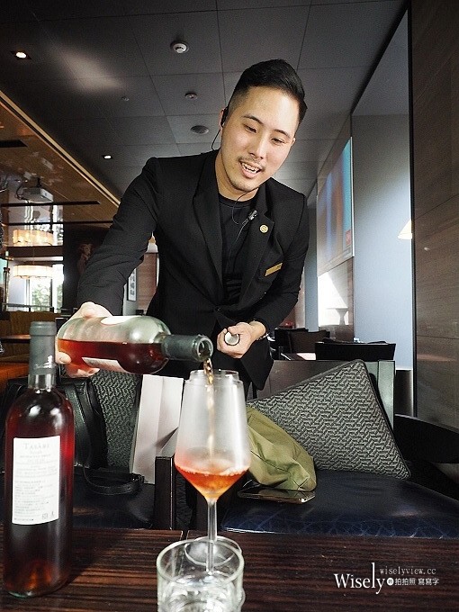 《台北大安。捷運信義安和站美食》MADISON TAIPEI HOTEL 慕軒飯店／URBAN331＠24盎司佛羅倫斯丁骨大牛排雙人饗宴，含粉紅葡萄酒喝到飽～限時推出至六月底