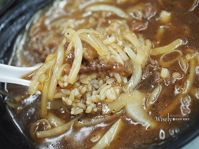 《台北文山。捷運動物園站美食》(木柵政大)永康街左撇子＠豬肉炒飯、黑胡椒牛肉燴飯