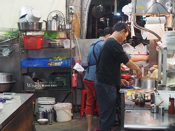 《新北永和。捷運頂溪站美食》來來 四十年老味道@位於民治街80號的傳統黑白切麵攤 《新北永和。捷運頂溪站美食》來來 四十年老味道@位於民治街80號的傳統黑白切麵攤