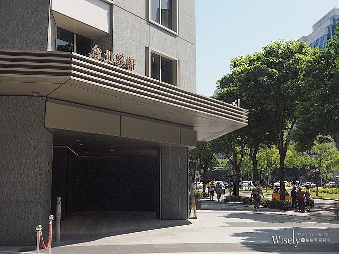 《台北大安。捷運信義安和站美食》MADISON TAIPEI HOTEL 慕軒飯店／URBAN331＠24盎司佛羅倫斯丁骨大牛排雙人饗宴，含粉紅葡萄酒喝到飽～限時推出至六月底