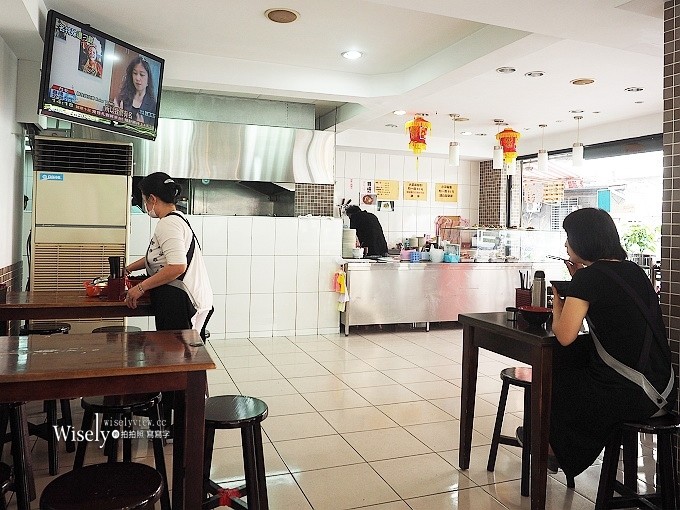 《台北中正。捷運忠孝新生站》切仔米粉.陽春麵.黑白切＠臨沂街裡，近華山創意園區&北科大