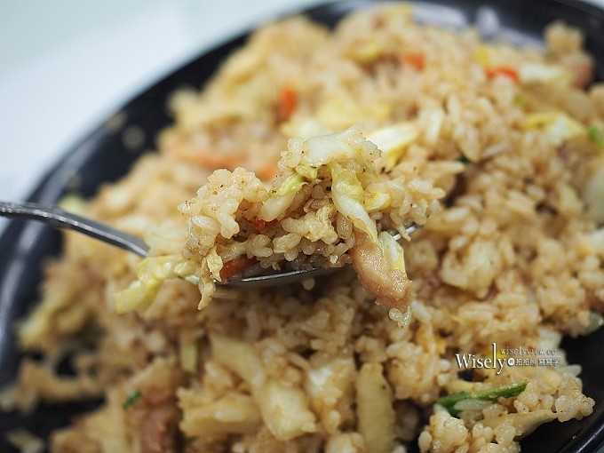《台北文山。捷運動物園站美食》(木柵政大)永康街左撇子＠豬肉炒飯、黑胡椒牛肉燴飯