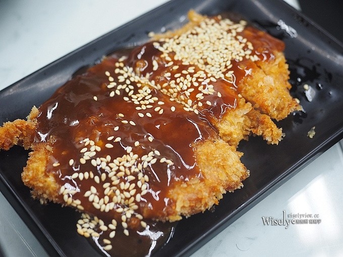 《台北文山。捷運動物園站美食》(木柵政大)永康街左撇子＠豬肉炒飯、黑胡椒牛肉燴飯