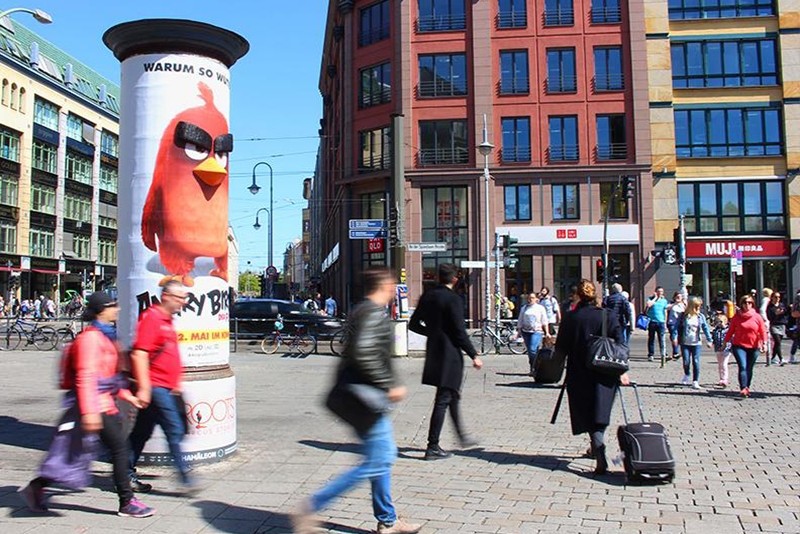 戶外交通廣告橫掃天地氣勢!電影噱頭這樣搞