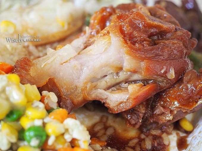 《台中。烏日美食》詹記餐飲（腳扣飯&焢肉飯）、休士頓便當（封肉飯）@鄰近烏日車站