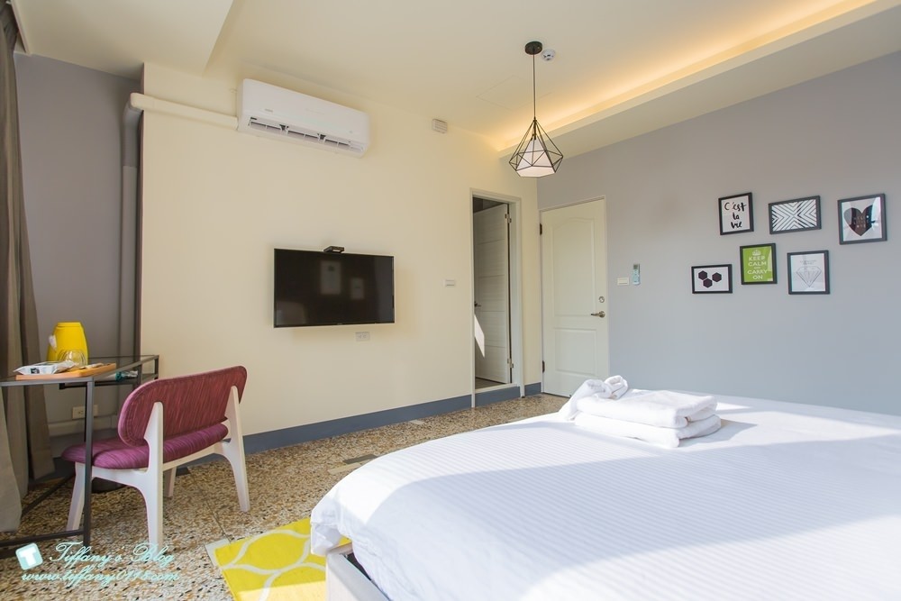 [台南‧住宿]北歐小幸福民宿/有背包客房型~近台南火車站~房間舒適有設計感超推薦