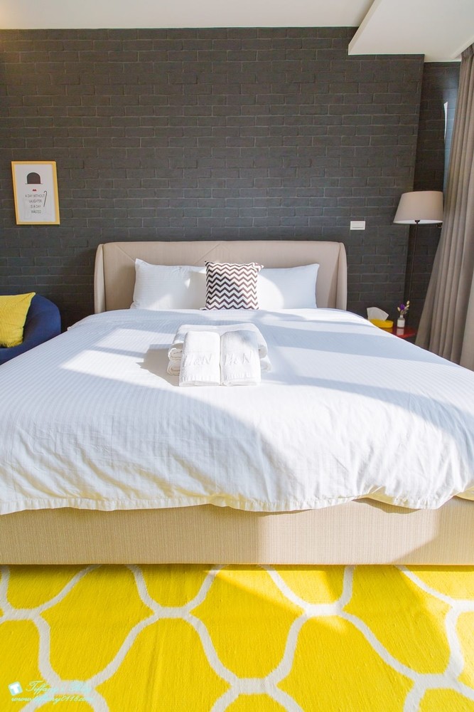 [台南‧住宿]北歐小幸福民宿/有背包客房型~近台南火車站~房間舒適有設計感超推薦