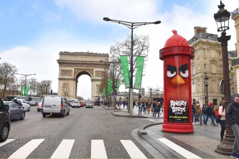 戶外交通廣告橫掃天地氣勢!電影噱頭這樣搞