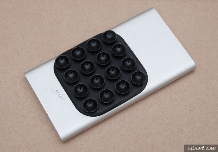 梅問題－20元！將小米行動電源變成，萬用手機電池背蓋