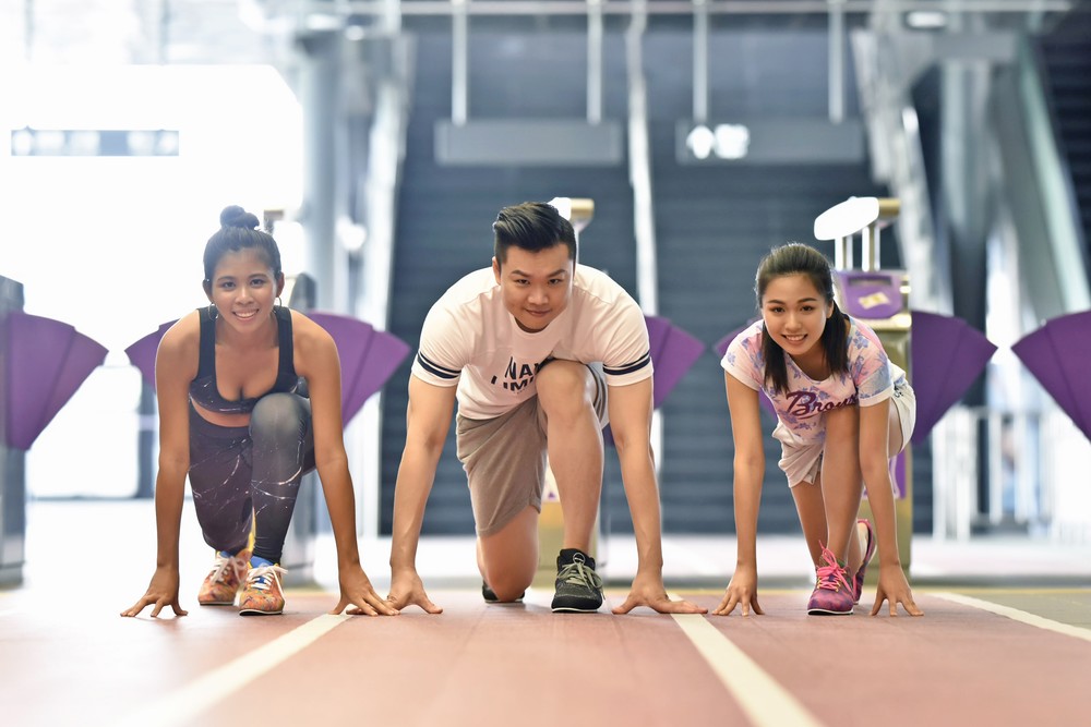 超夯打卡點誕生!桃捷A9站化身運動場,起跑、射門、比基尼,網友拍照創意爆棚!|廣豐國際 OmniMedia