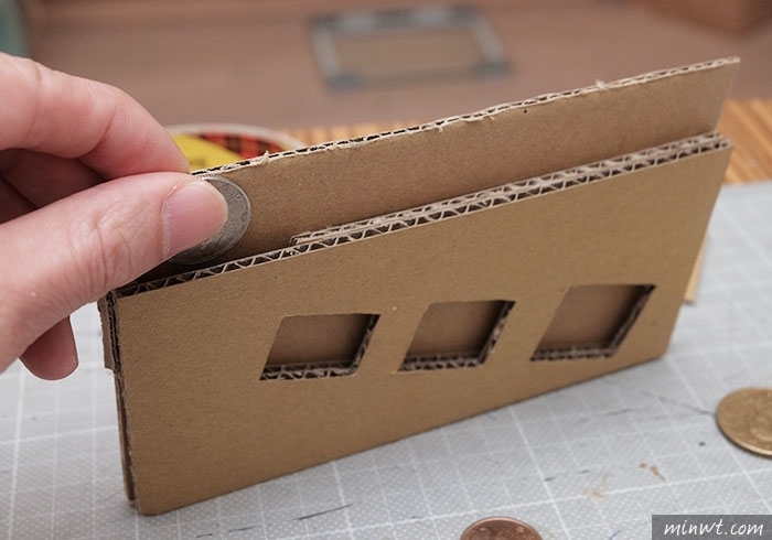 梅問題－《MOMO紙箱別丟!!》自製台幣專用的銅板動分類收納盒，支援多銅板，命中率百分百