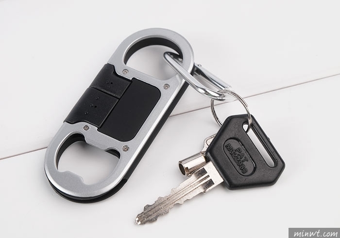 梅問題－是開瓶器，也是鑰匙圈，也是iPhone充電線(開瓶器造型的鑰匙圈iPhone充電線)