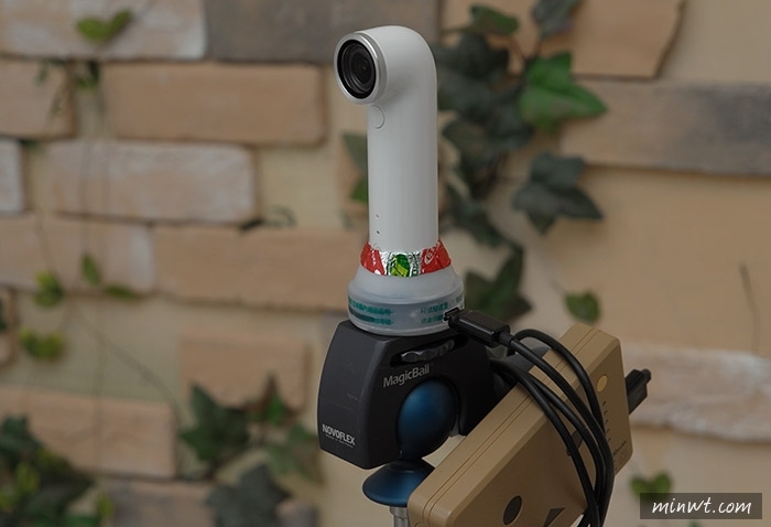 梅問題－《喝完的養樂多別丟!!》自製HTC RE迷你攝錄影機充電腳架二用座