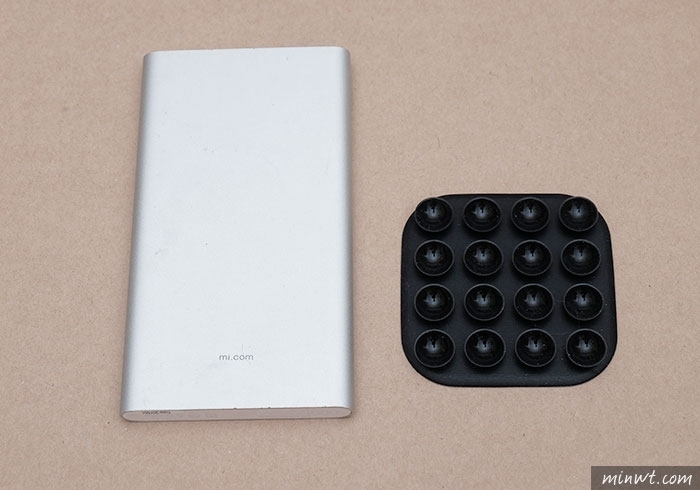 梅問題－20元！將小米行動電源變成，萬用手機電池背蓋