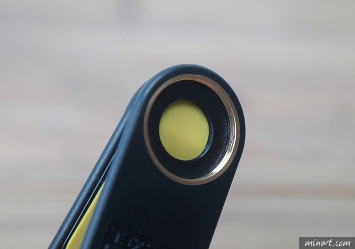 梅問題－APEXEL 讓所有手機都擁有2x望遠頭，無球狀變形與四周虛化和暗角