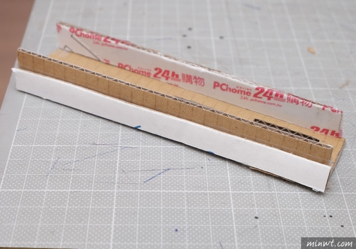 梅問題－《PChome紙箱別丟!!》自製會自動分辨1元、 5元、10元、50元的零錢收納盒