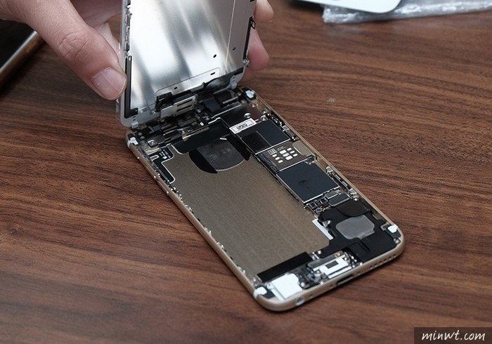 梅問題-FYND修iPhone免出門、免排隊,線上報價、到府維修,時間由你決定