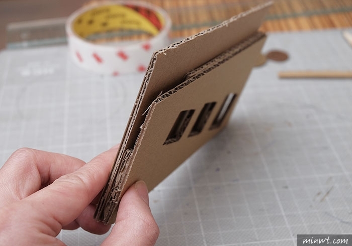 梅問題－《MOMO紙箱別丟!!》自製台幣專用的銅板動分類收納盒，支援多銅板，命中率百分百