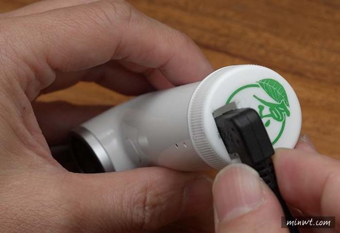 梅問題－《喝完的養樂多別丟!!》自製HTC RE迷你攝錄影機充電腳架二用座