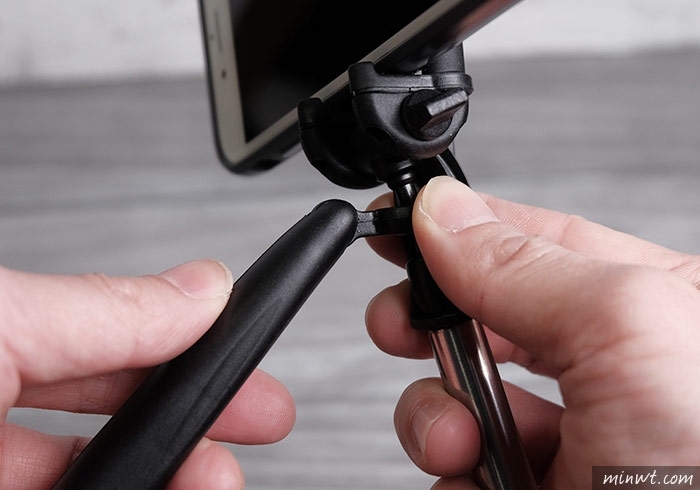 梅問題－「凡達克SMOOVIE」最平民輕巧好攜帶的三軸穩定器