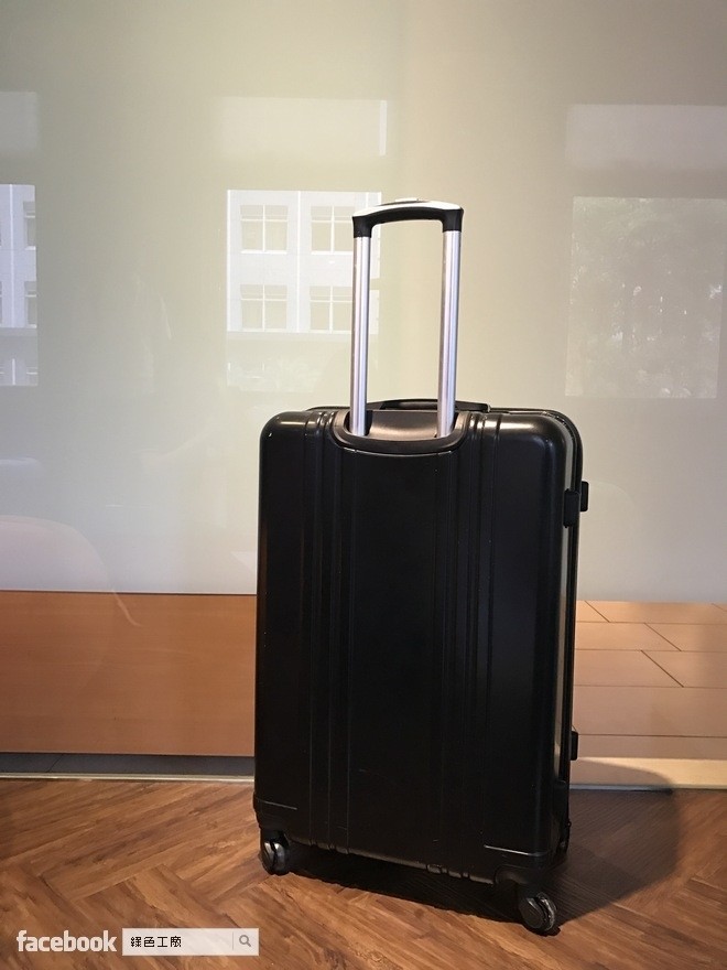 遠傳599吃到飽 送航海王行李箱